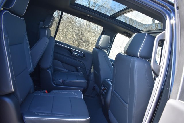 New 2026 Chevrolet Suburban Premier w/ Sun And Tow Package AWD/4WD image 19