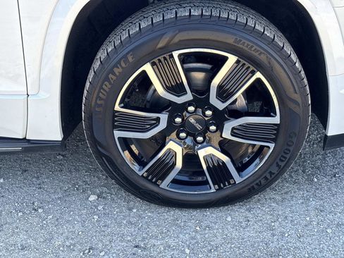 Certified 2020 GMC Acadia Denali w/ Denali Ultimate Package image 10