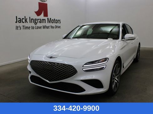 Used 2025 Genesis G70 2.5T image 1