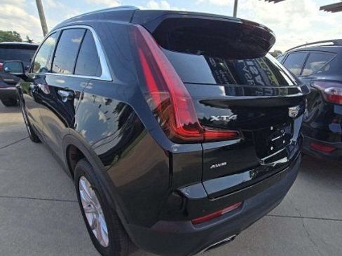 Used 2020 Cadillac XT4 Luxury w/ Cold Weather Package AWD/4WD image 4
