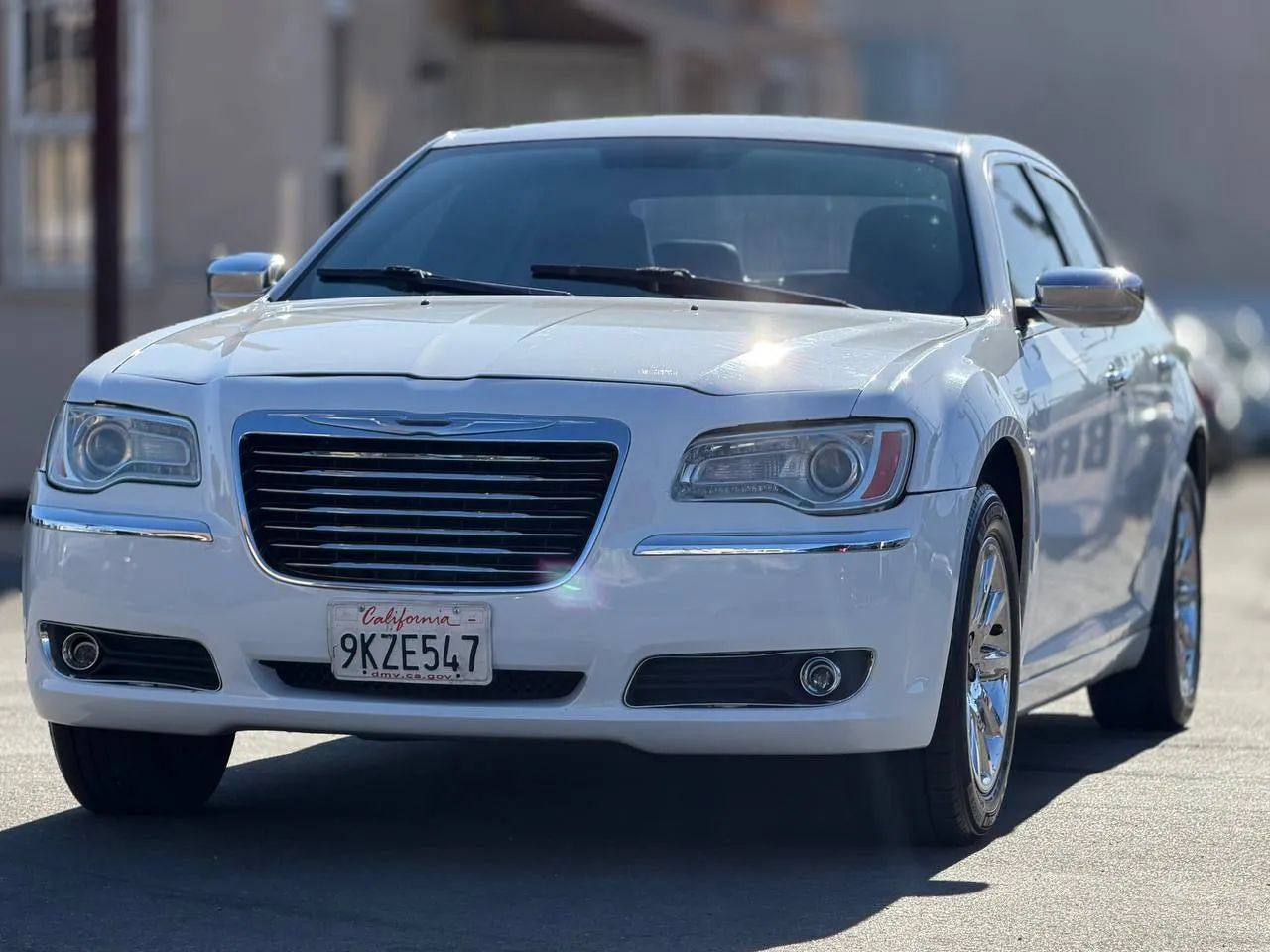 Used 2012 Chrysler 300 Limited RWD image 4