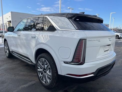 Used 2025 Cadillac Escalade IQ Luxury 2 w/ LPO, Radiant Package image 4