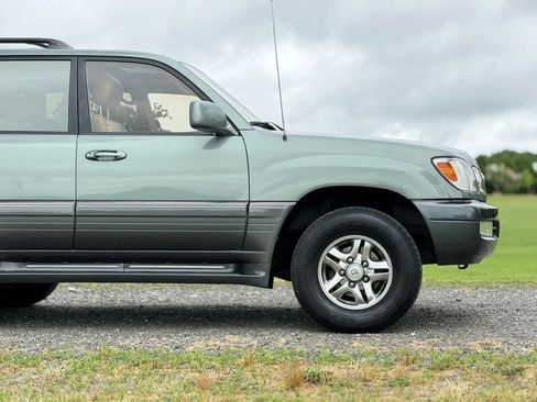 Used 2001 Lexus LX 470 4WD image 10