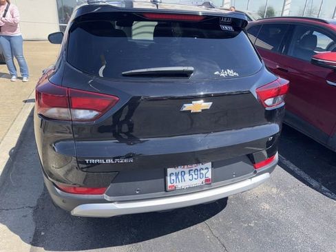 Used 2024 Chevrolet TrailBlazer LT w/ Convenience Package image 2