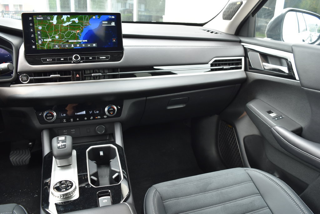 New 2025 Mitsubishi Outlander AWD image 14