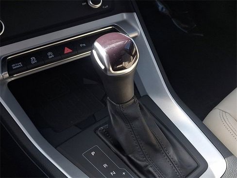 Used 2024 Audi Q3 2.0T Premium image 15