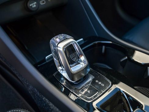 Certified 2025 Volvo XC40 B5 Ultra w/ Climate Package image 25