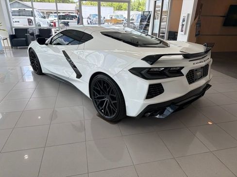 Used 2024 Chevrolet Corvette Stingray Preferred Cpe w/ Z51 Performance Package RWD image 4
