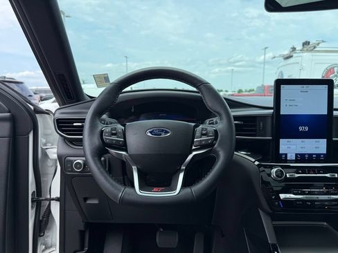 Used 2022 Ford Explorer ST w/ Equipment Group 401A AWD/4WD image 16