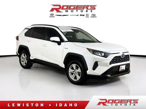 Certified 2021 Toyota RAV4 LE AWD/4WD image 1