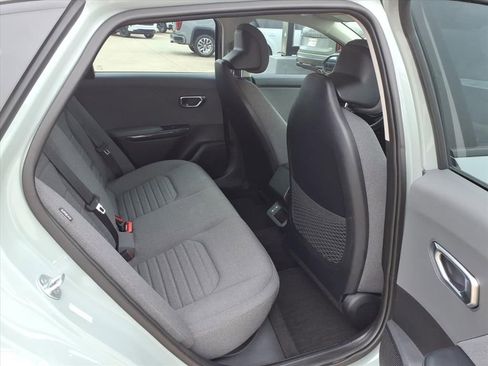 Used 2025 Kia K4 EX image 12