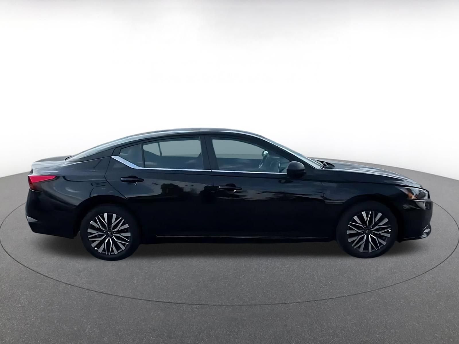 Used 2026 Nissan Altima 2.5 SV FWD image 15