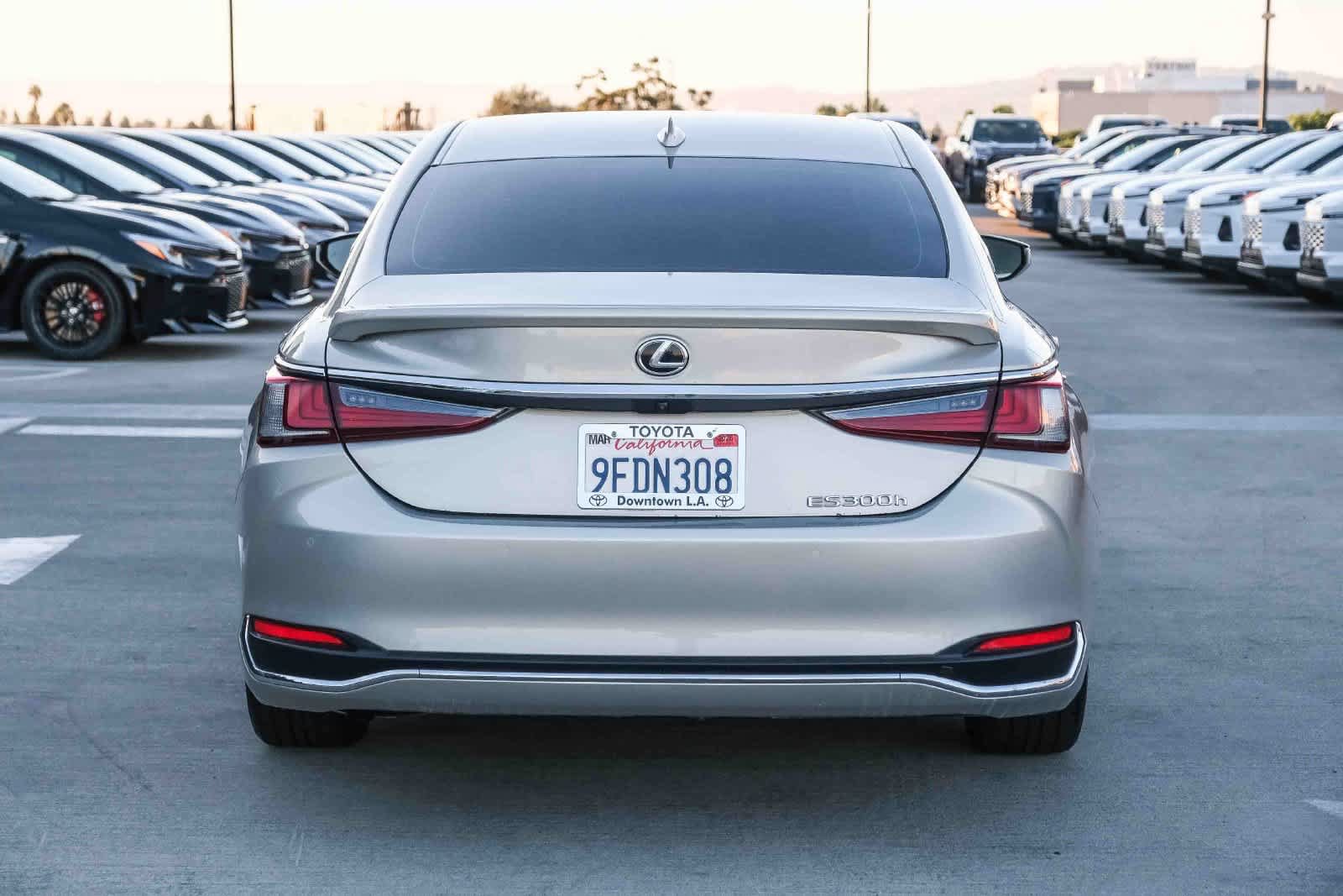 Used 2023 Lexus ES 300h w/ Premium Package FWD image 5