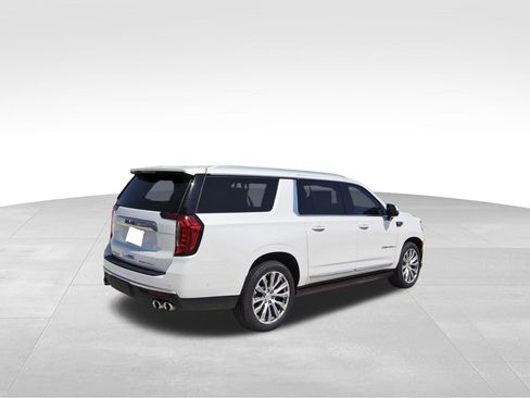 Used 2023 GMC Yukon XL Denali w/ Denali Reserve Package RWD image 4