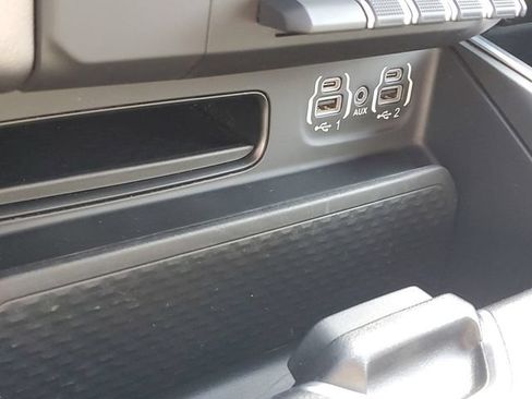 Used 2023 RAM 1500 Big Horn AWD/4WD image 30