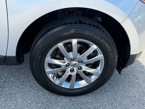 Used 2013 Ford Edge SEL FWD image 16