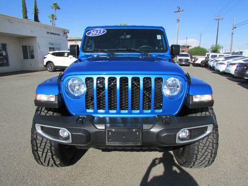 Used 2023 Jeep Gladiator Sport AWD/4WD image 3