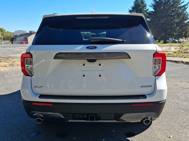 Used 2023 Ford Explorer XLT w/ Equipment Group 202A AWD/4WD image 6