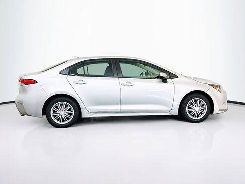Used 2021 Toyota Corolla LE image 10