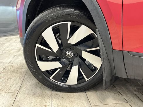 Used 2024 Volkswagen Atlas Cross Sport SE image 35