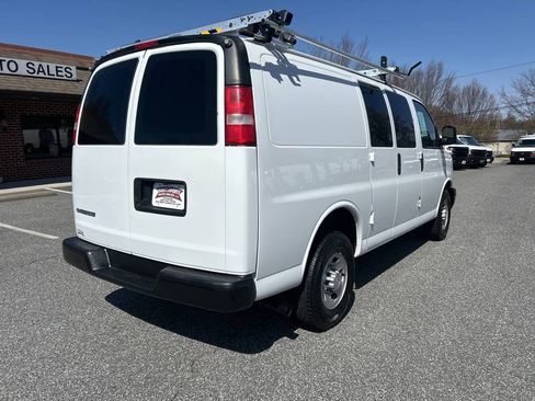 Used 2017 Chevrolet Express 2500 RWD image 9