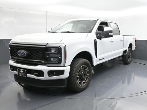 Used 2024 Ford F250 XL w/ STX Appearance Package image 4
