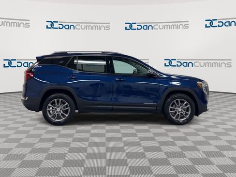 Used 2023 GMC Terrain SLT AWD/4WD image 9