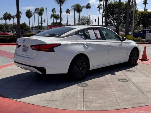 Certified 2025 Nissan Altima 2.5 S image 8