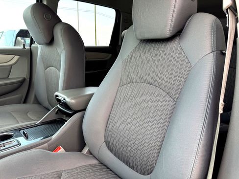 Used 2017 Chevrolet Traverse LT image 13