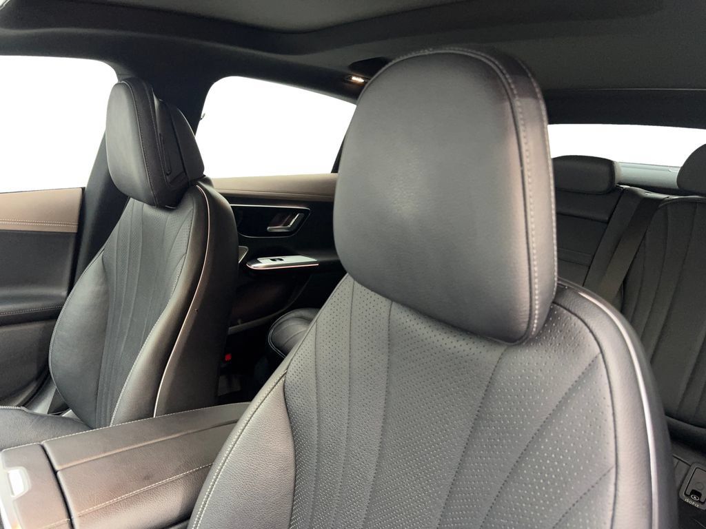 Used 2023 Mercedes-Benz EQE 500 4MATIC Sedan image 28