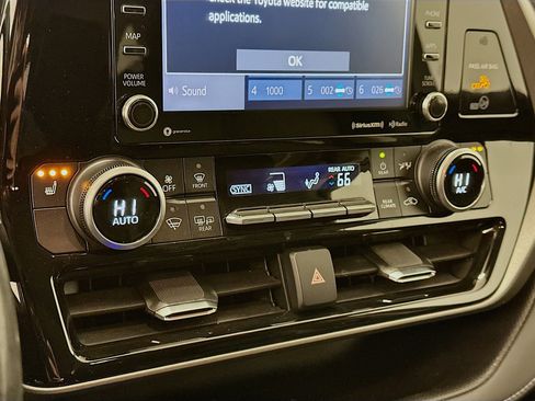 Used 2022 Toyota Highlander XLE image 24