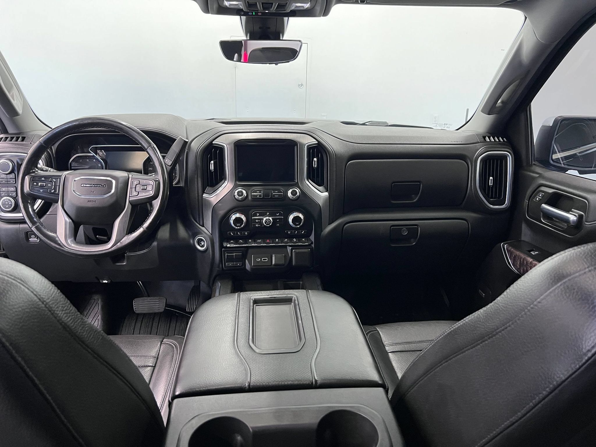 Used 2019 GMC Sierra 1500 Denali w/ Denali Ultimate Package AWD/4WD image 12