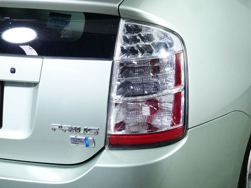 Used 2009 Toyota Prius w/ Pkg 2 FWD image 17