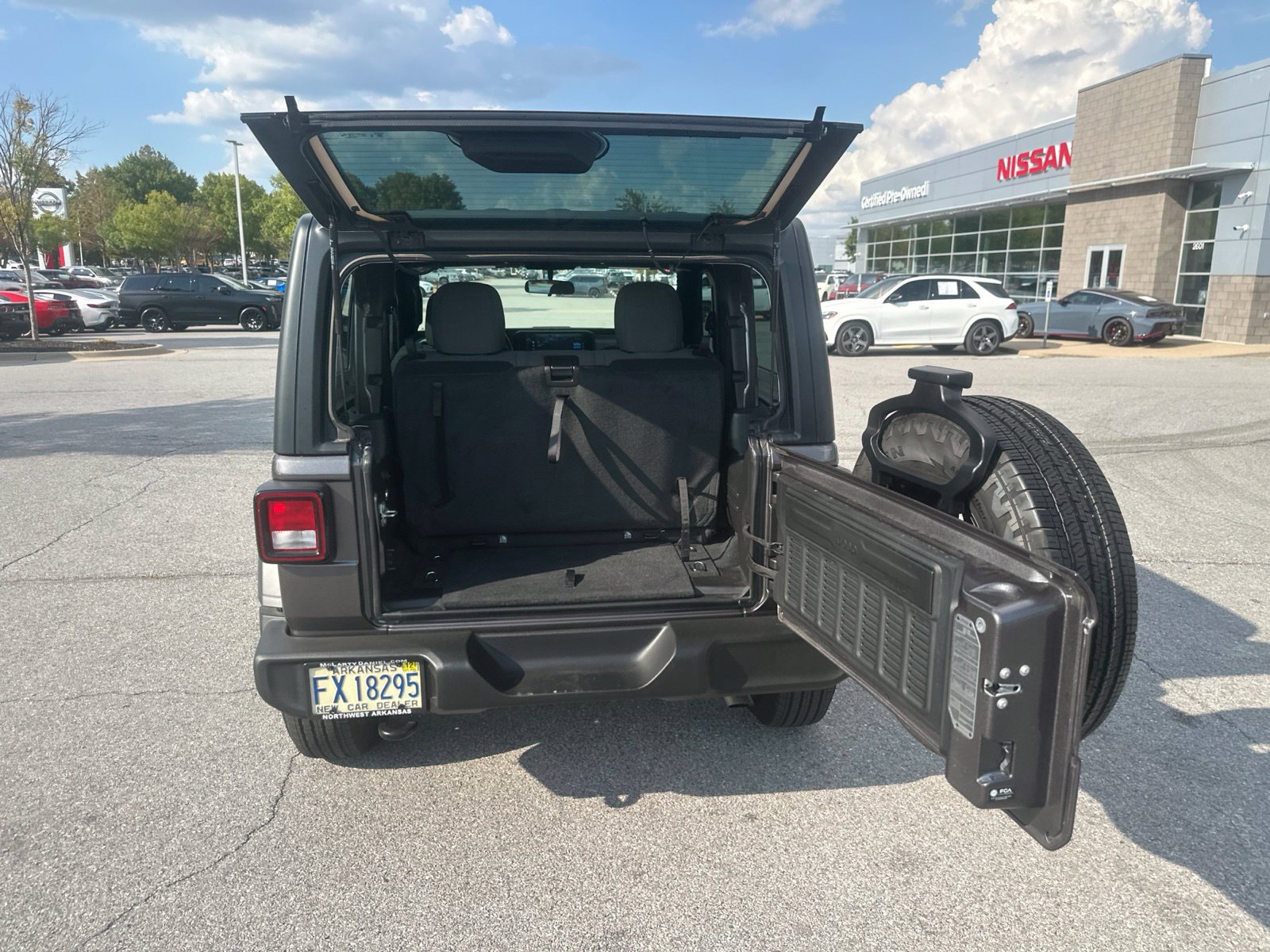 Used 2026 Jeep Wrangler Sport AWD/4WD image 11