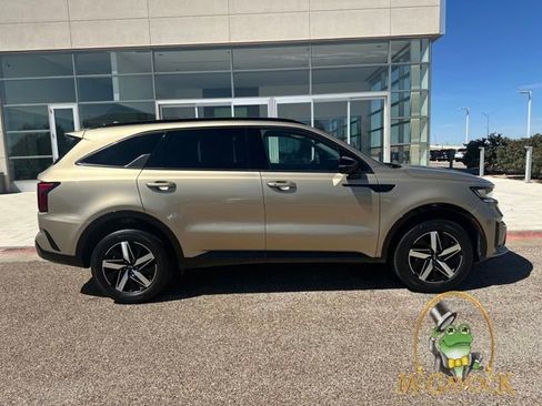 Used 2021 Kia Sorento EX image 5