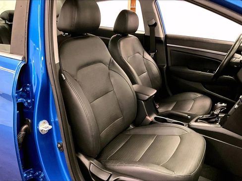 Used 2017 Hyundai Elantra Limited w/ Limited Tech Package 04 image 7