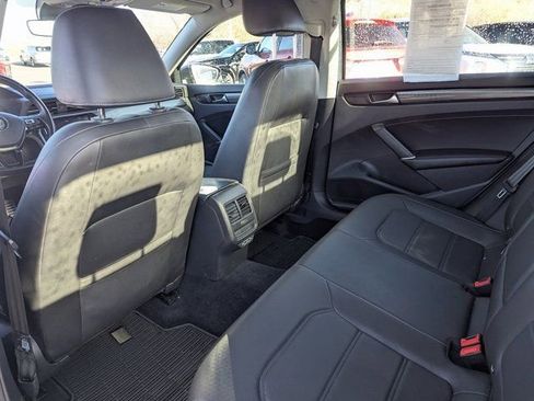 Used 2020 Volkswagen Passat 2.0T R-Line image 29