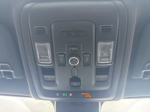 Used 2023 GMC Yukon SLT w/ SLT Premium Package image 25