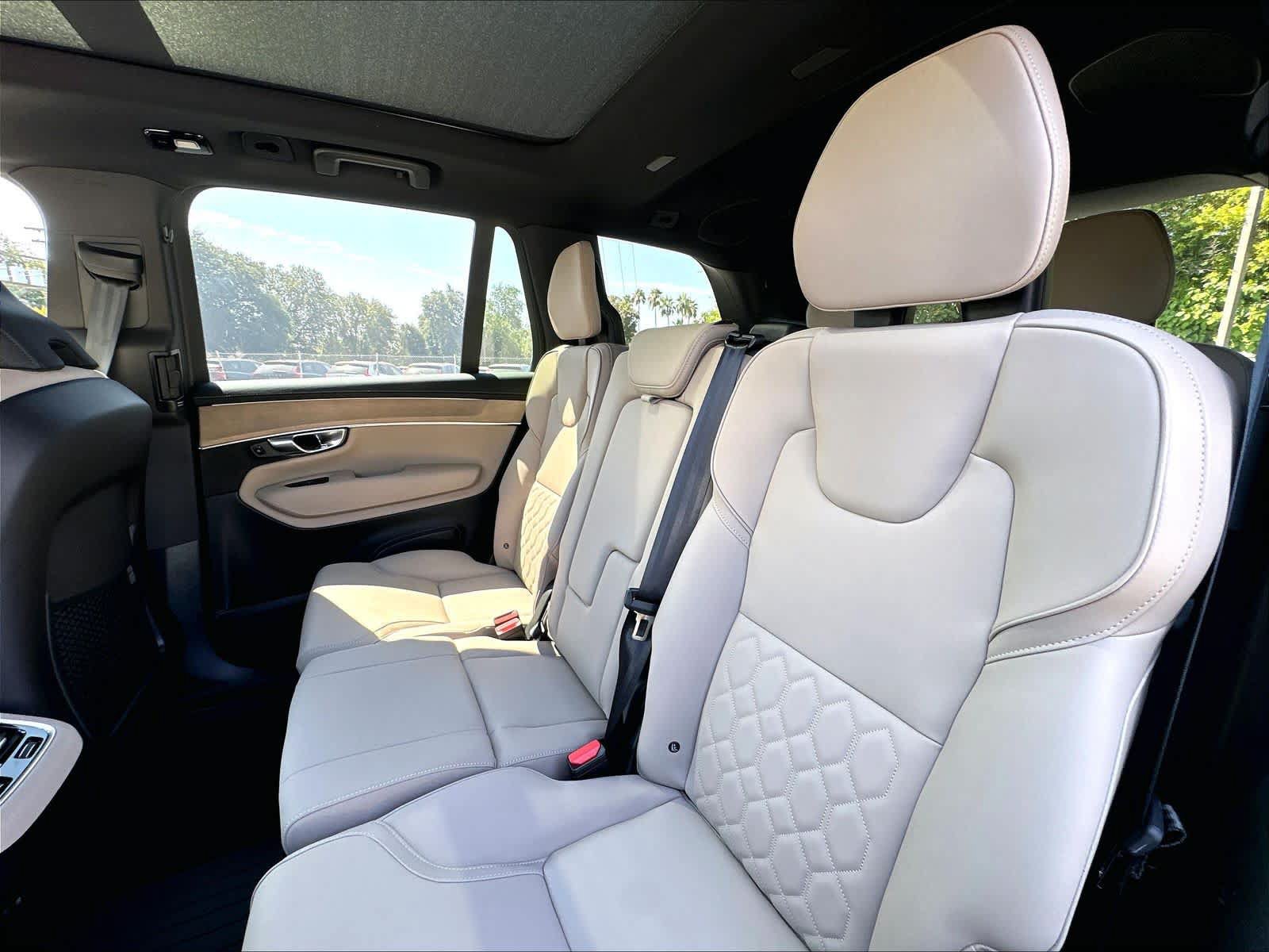 New 2026 Volvo XC90 B6 Plus w/ Protection Package Premier AWD/4WD image 12
