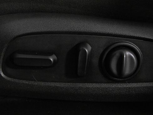 Used 2019 Chevrolet Equinox LT image 19