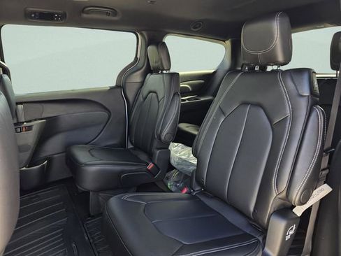 New 2026 Chrysler Voyager LX image 23