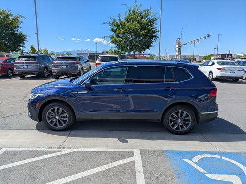 Used 2022 Volkswagen Tiguan SE AWD/4WD image 10