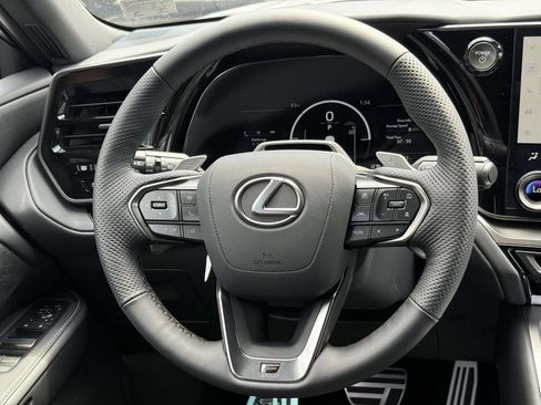 Used 2026 Lexus TX 500h AWD w/ Technology Package image 9