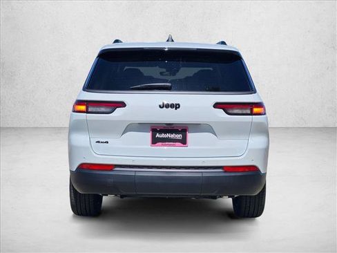 New 2026 Jeep Grand Cherokee L Limited w/ Limited Altitude Package AWD/4WD image 8