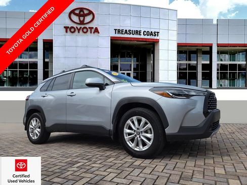 Certified 2024 Toyota Corolla Cross LE FWD image 1