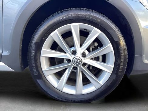 Used 2019 Volkswagen Golf Alltrack SE image 9