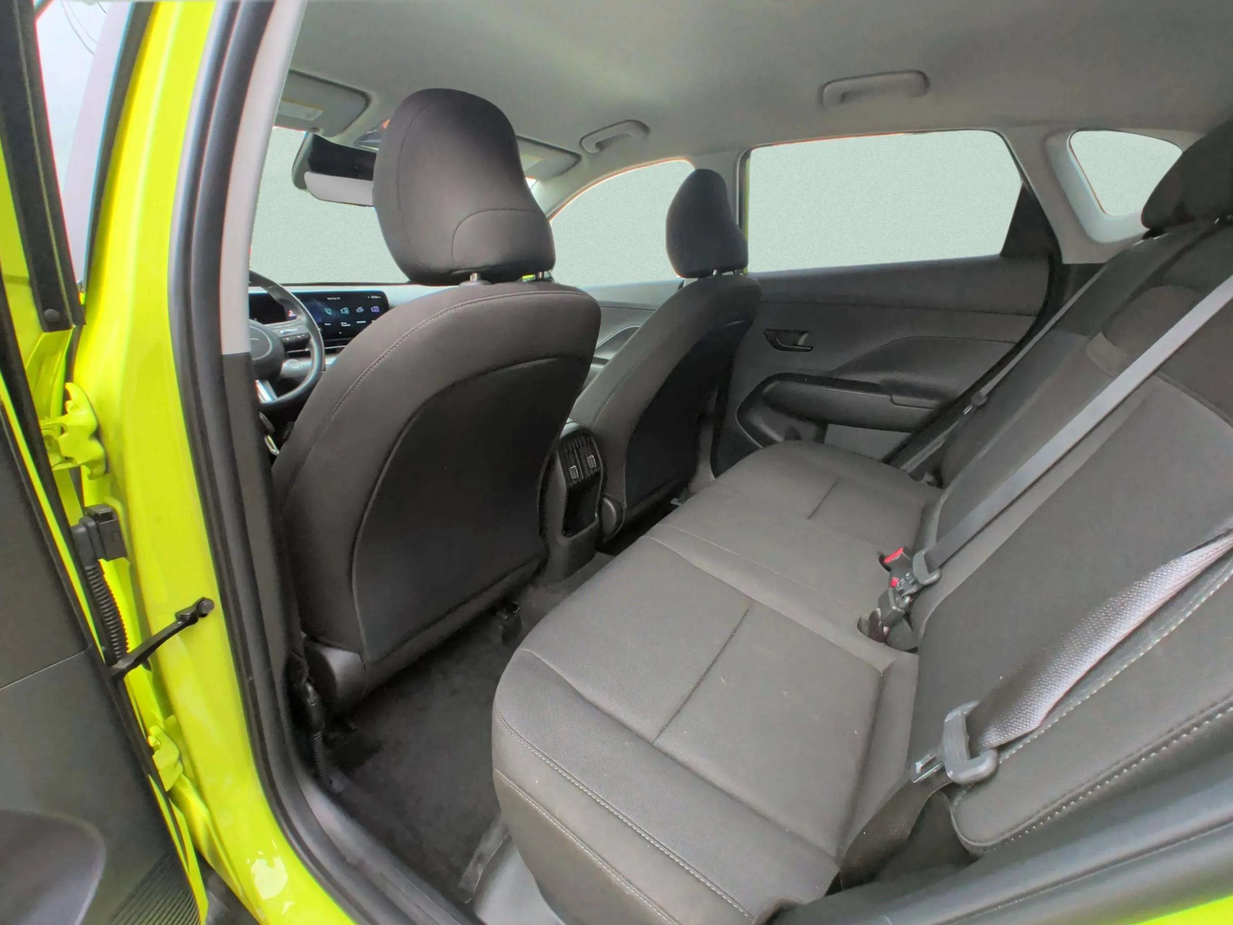 Used 2025 Hyundai Kona SEL FWD image 32