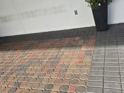 Used 2019 Jeep Grand Cherokee Altitude image 4