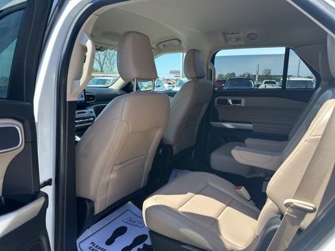 Used 2021 Ford Explorer XLT w/ Equipment Group 202A image 27