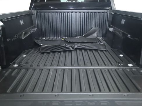 Used 2025 Toyota Tacoma TRD Sport AWD/4WD image 30